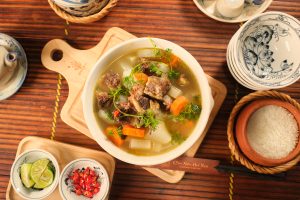 Sườn bò hầm củ cải
