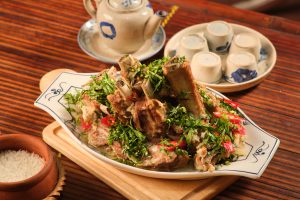 Tháp sườn sốt thái